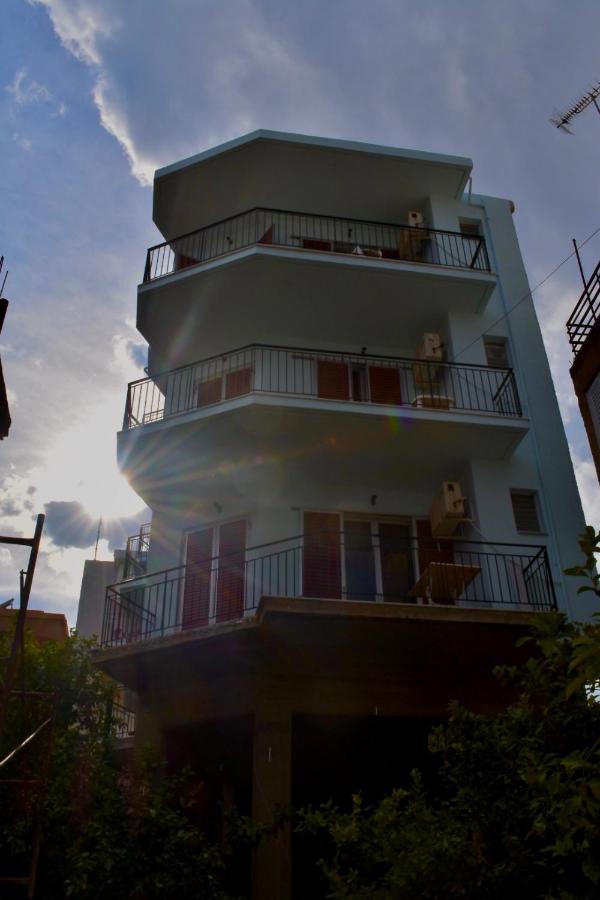 Bob'S Apartments Tolón Eksteriør billede